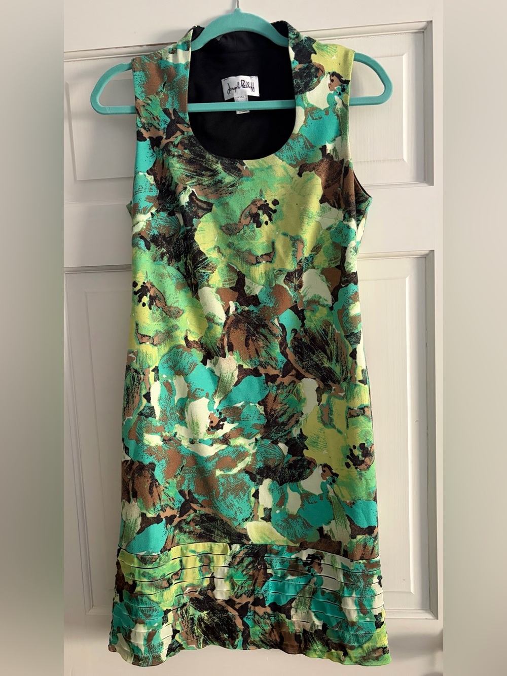 Joseph Ribcoff Sleeveless Green Floral-Print Dress
